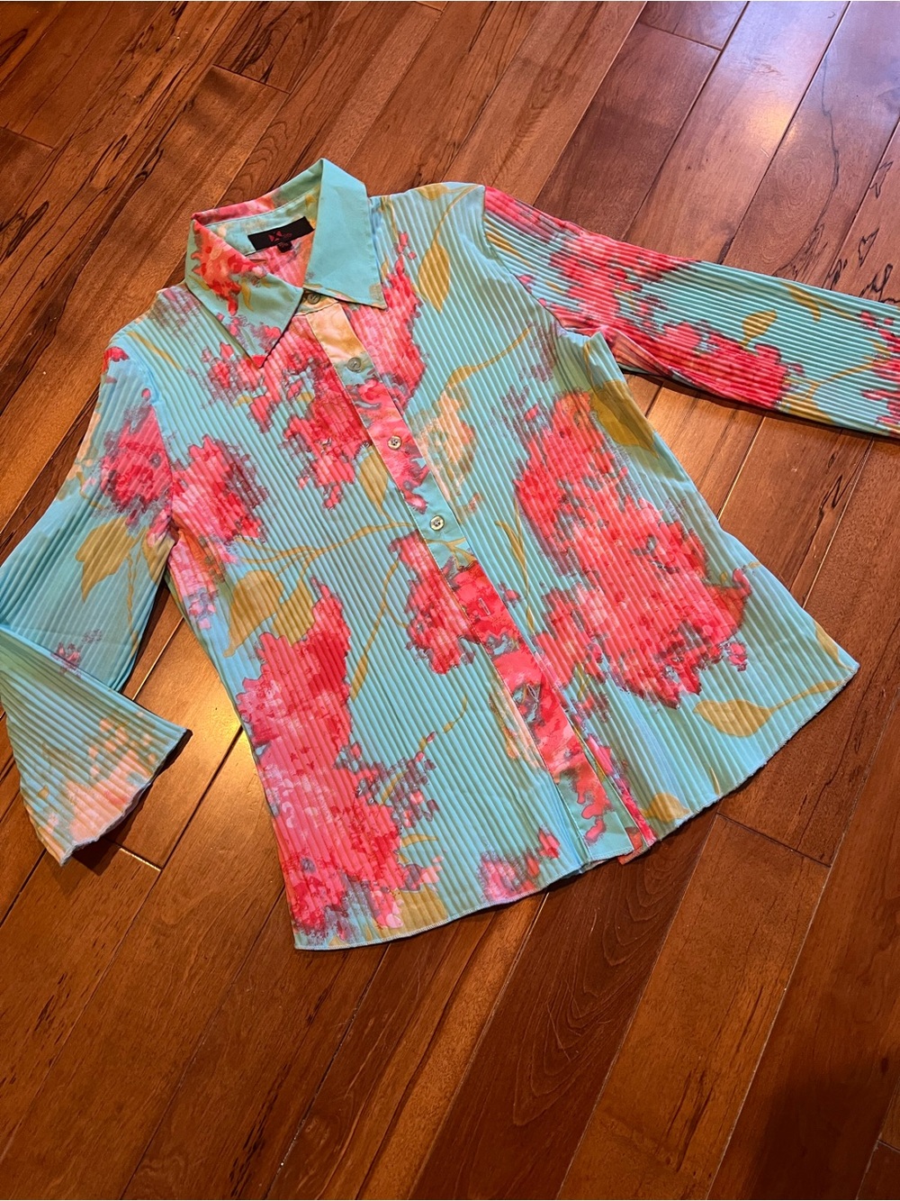 Aqua Floral Button-Up Blouse with Coral Blooms by ile clothing size small